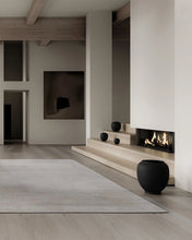 Load image into Gallery viewer, SUNAO VASE, MEDIO - BLACK