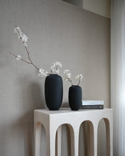 Load image into Gallery viewer, SUNAO VASE SLIM, MINI- BLACK