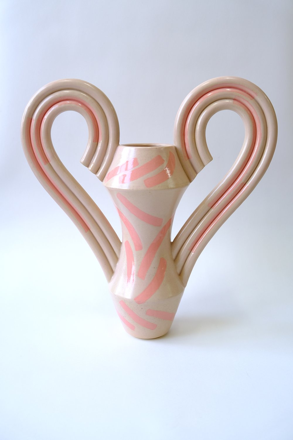 ARCH VASE IN SUMMER PEACH WITH PINK SHAPES