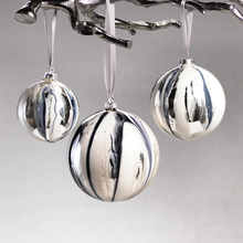Load image into Gallery viewer, SHINY WHITE/SILVER BALL ORNAMENT LARGE