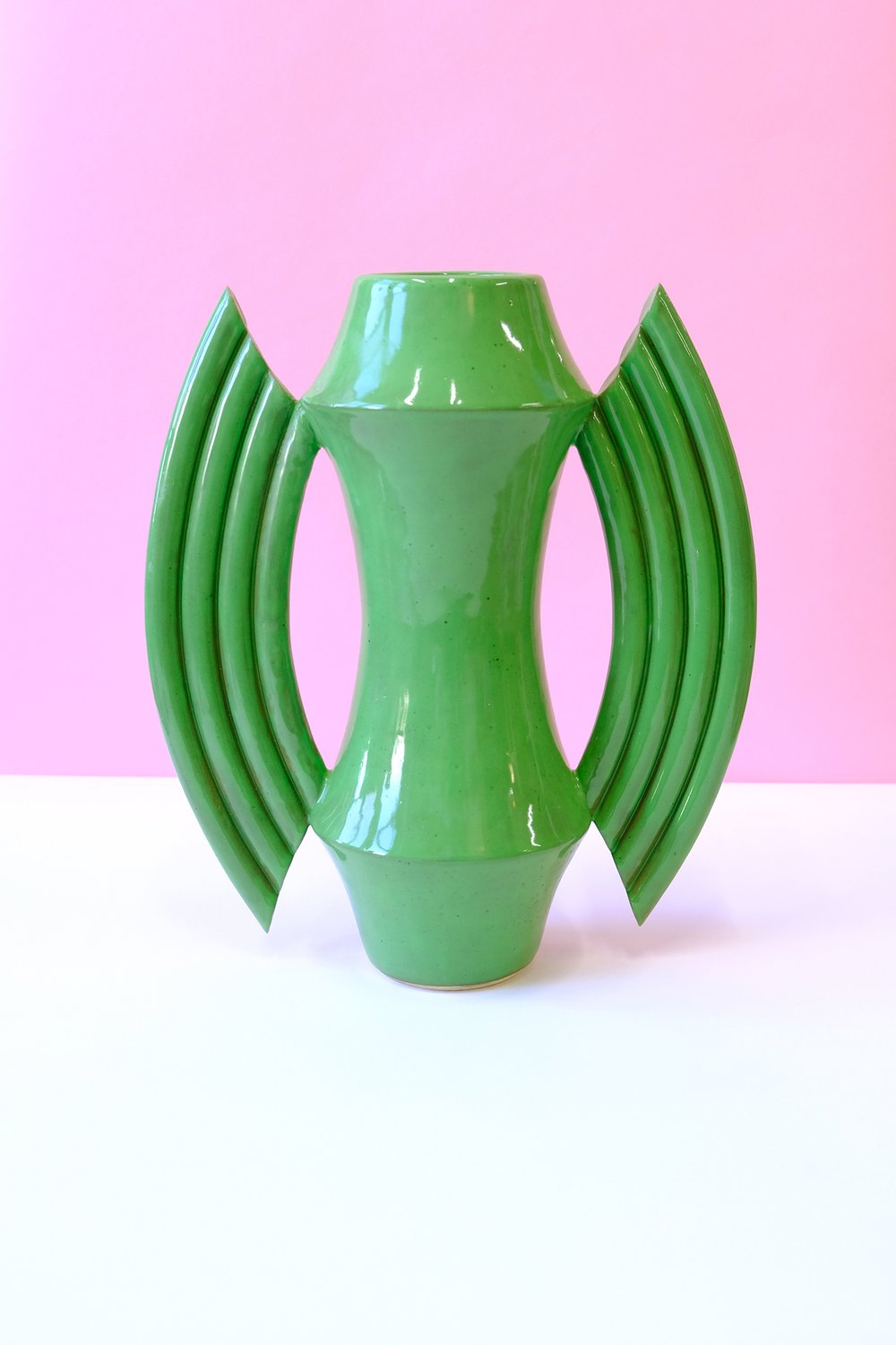 SIGNAL VASE IN GRASS