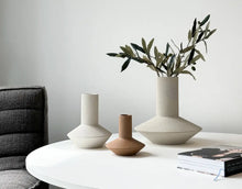 Load image into Gallery viewer, ROMA VASE MEDIUM WHITE