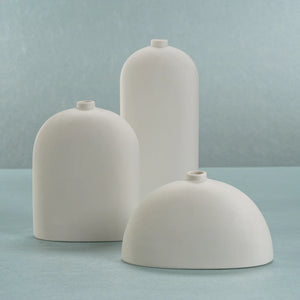 LILY ALL - WHITE CERAMIC VASE - SHORT