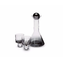 Load image into Gallery viewer, TANK WINE DECANTER BLACK