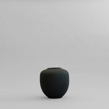 Load image into Gallery viewer, SUNAO VASE, MEDIO - BLACK
